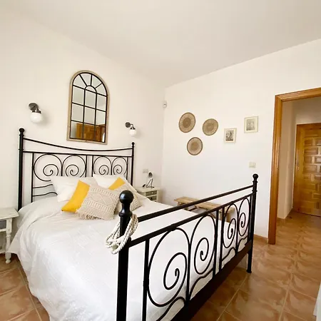 Montacala Holidays House *